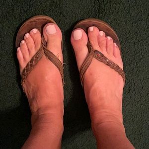 Rainbow braided flip flops 7.5